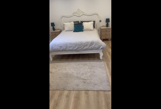 Bright & Spacious Ensuite Room–CM20 (Pye Corner) Main Photo