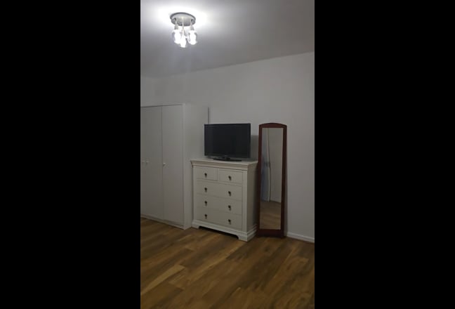 One Double &one single  room available immediately Main Photo
