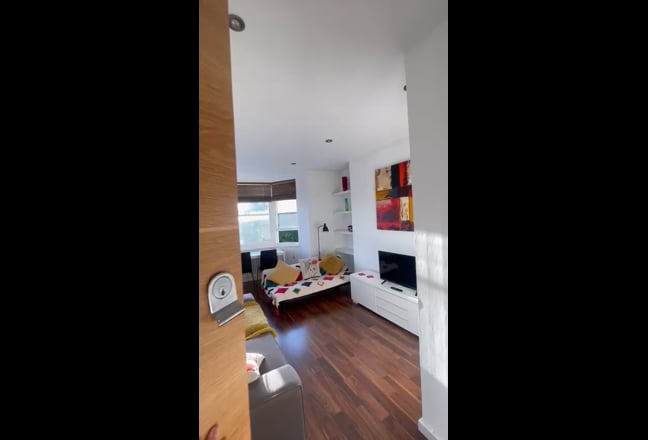 Central Location | 2 Double Bedrooms | 2 Bathrooms Main Photo
