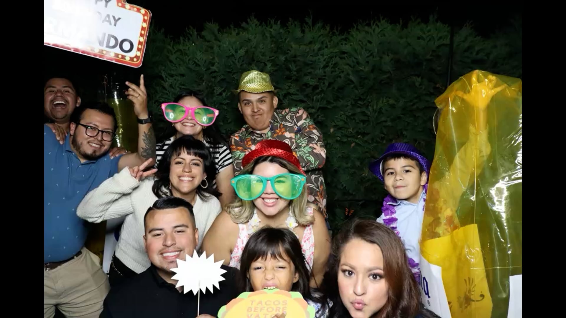 Promotional video thumbnail 10 for Snap and Sparkle Photo Booth
