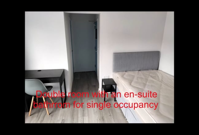 Pleasant double en-suite room on Eakring Road Main Photo