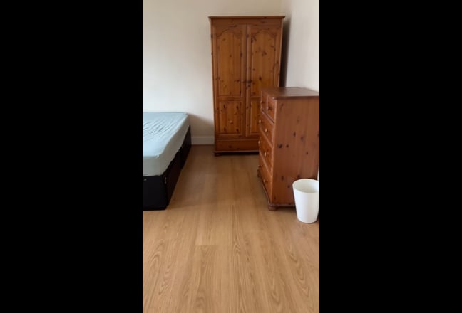 Excellent Master room £950 per month  Main Photo