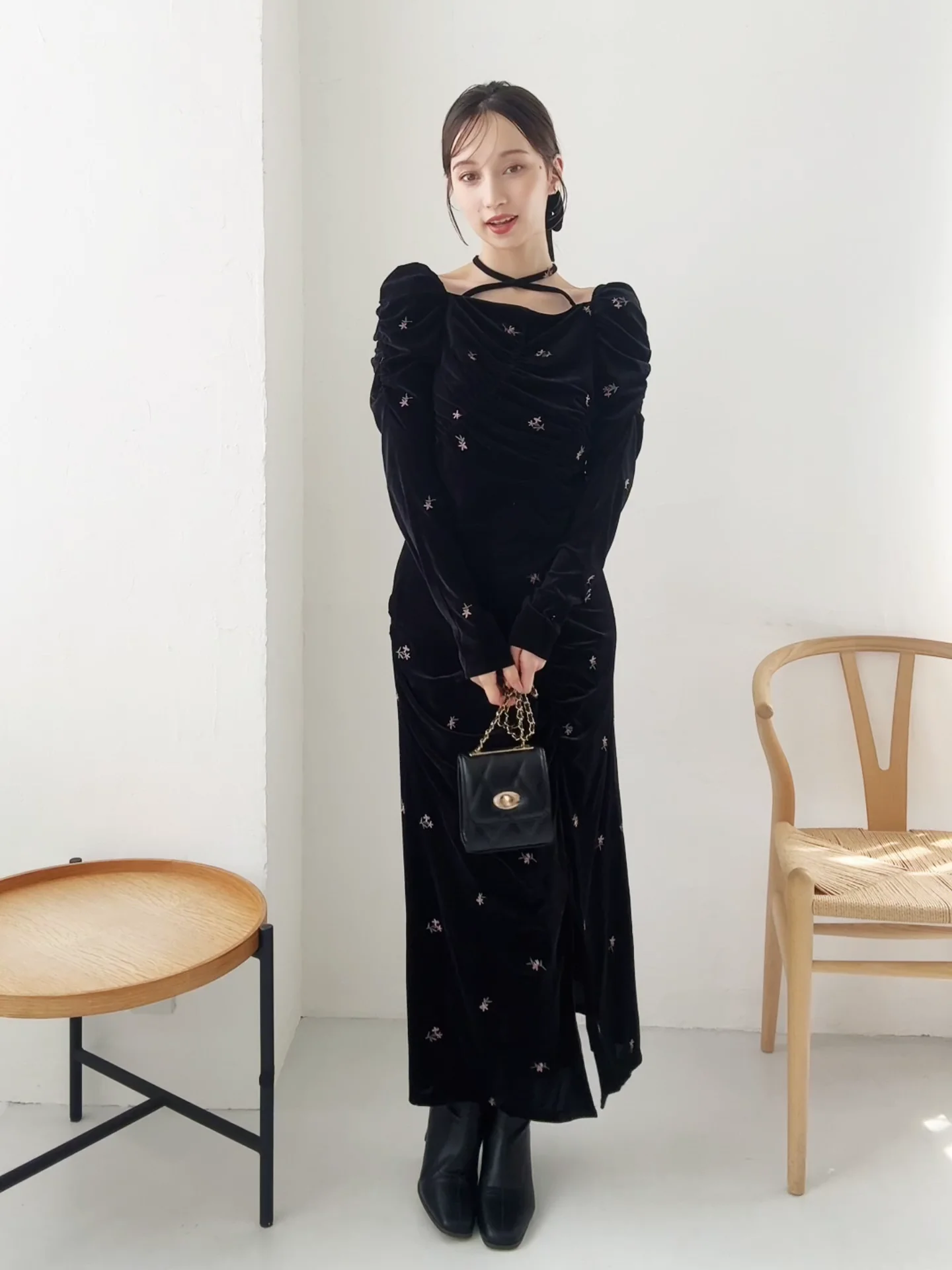 セットアップ対応】フラワーシシュウベロアトップス｜ダズリン