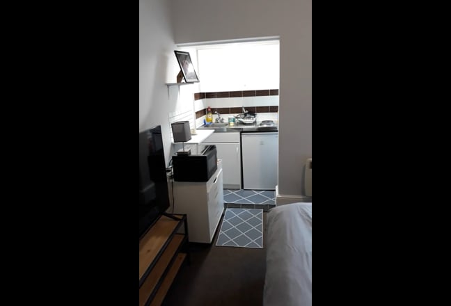 Studio to rent Macdonald Road, London N11 Main Photo