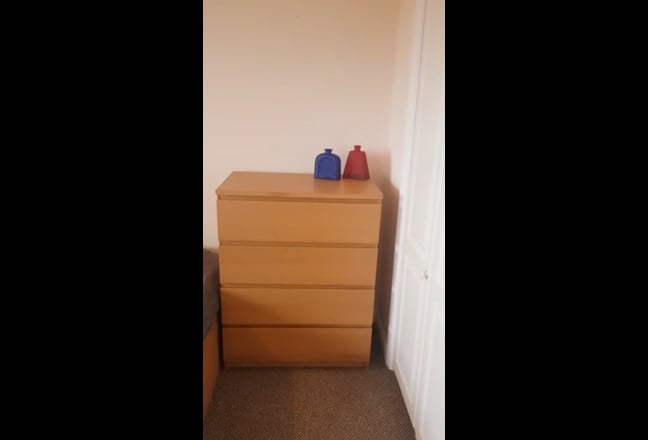 Double Ensuite  room in Hampton  Main Photo