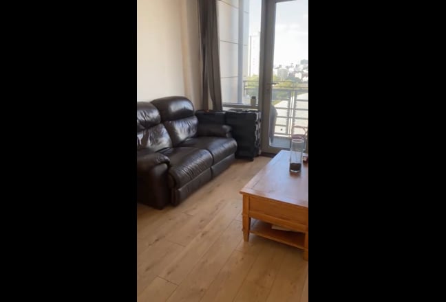 Modern 3BHK flat with panoramic London city view  Main Photo