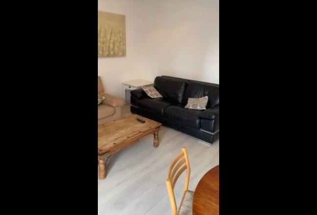 Double room  in lovely quiet house. Main Photo