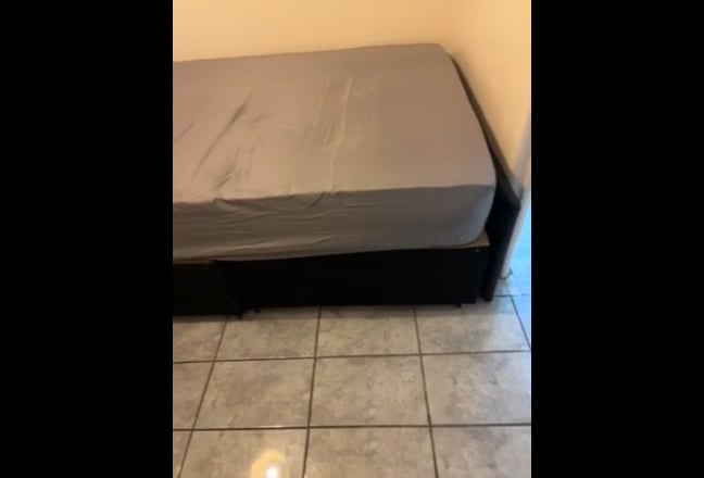 Double room to let  Main Photo