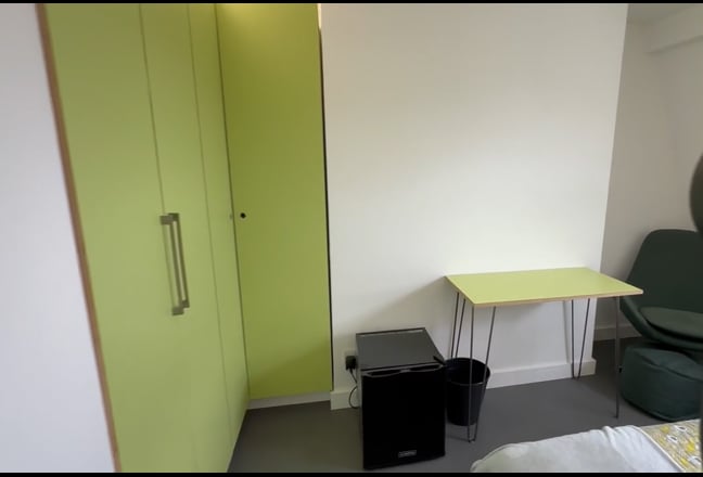 Lovely large double room with ensuite - Maida Vale Main Photo