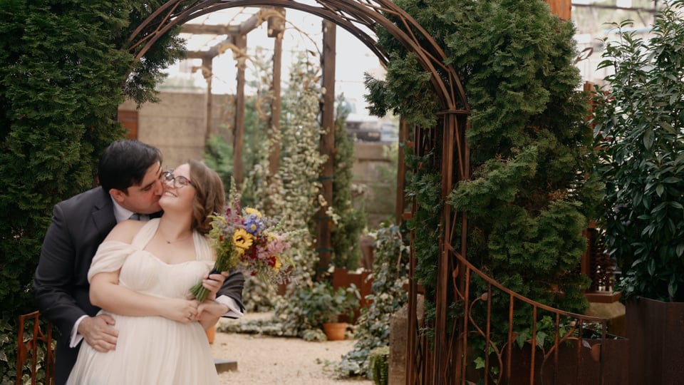 Ashley + Zachary’s Wedding at Artesano Gallery in Philadelphia | Alyssa Kaufman Films