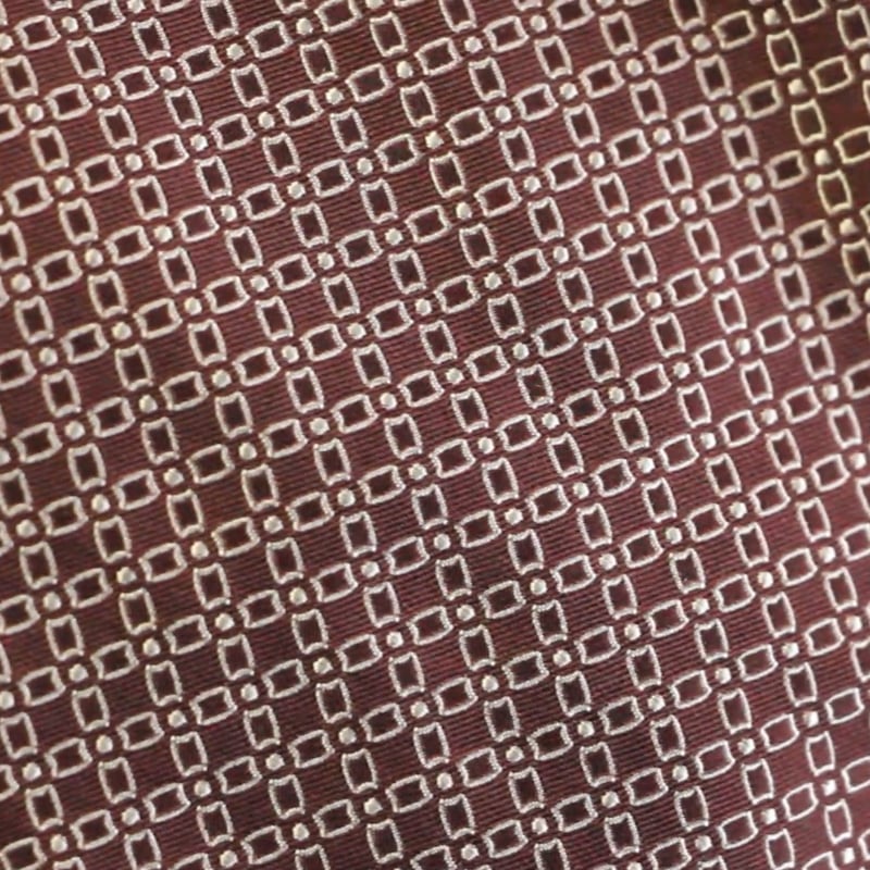 Vidéo: Jacquard 100% soie - Chaîne rectangulaire blanc fond bordeaux