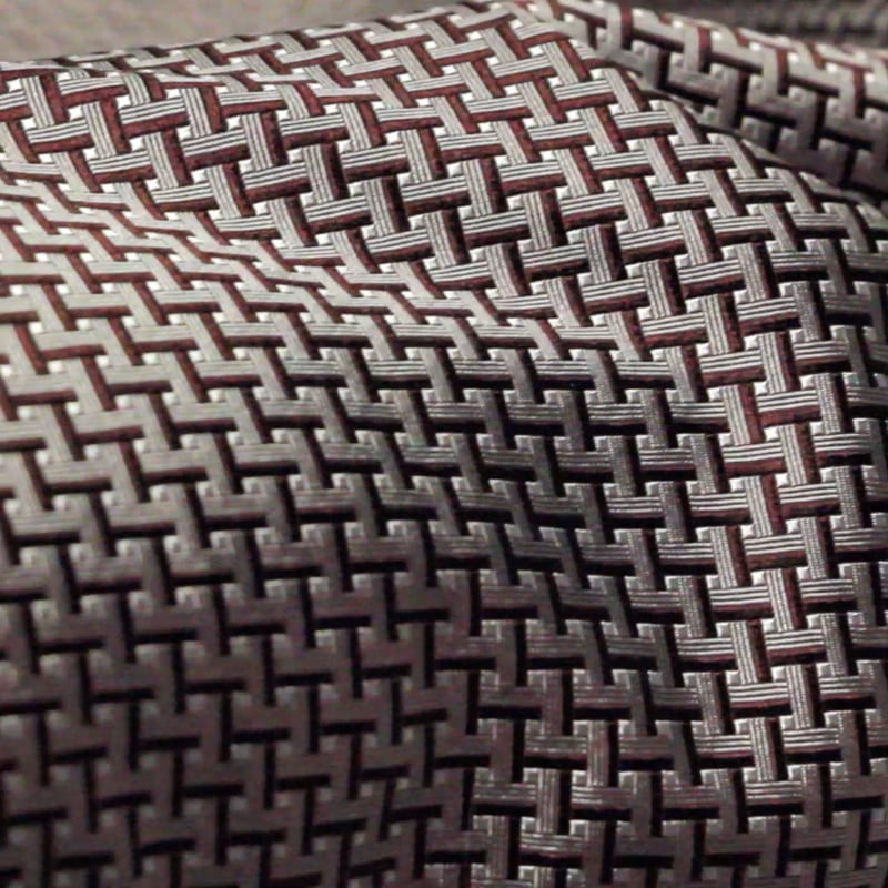 Vidéo: Jacquard 100% soie - Entrelacs blanc et bordeaux