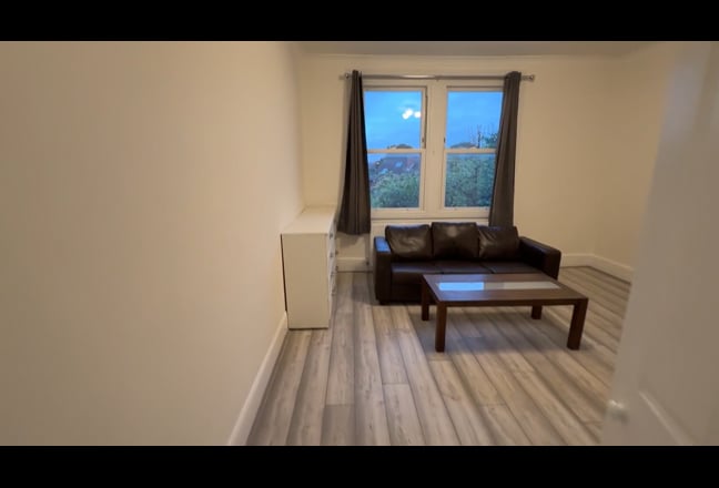 * Newly refurbished * 2 bed flat in Acton, W3 Main Photo