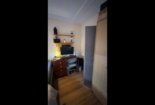 Double bed room available immediately  Main Photo