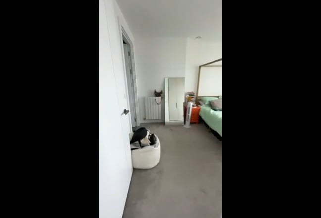 Spacious Ensuite Room with Balcony Main Photo