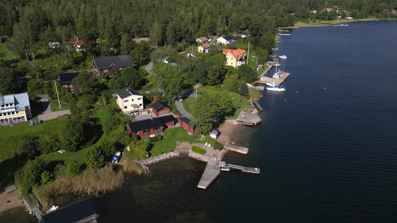 3 rum Vinterbonat fritidshus på Kolsviks bryggväg 20 & 22 Kolsvik - Yxlan Norrtälje kommun - video