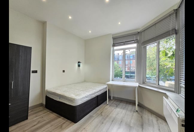 Beautiful En-suite Room Main Photo