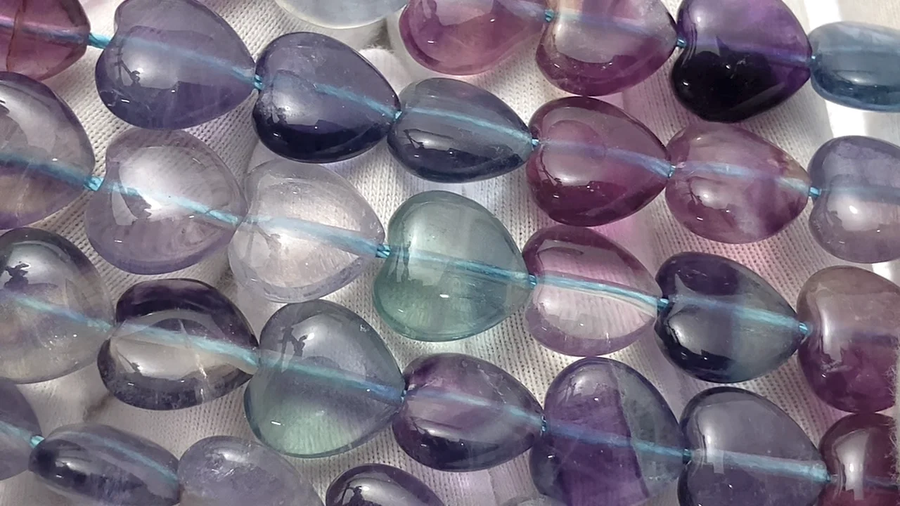 マルチカラーフローライト 縦穴ハートシェイプ12×12mm 半連/1連