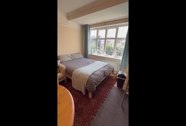 Video 1: Bedroom 1: £1075 - available October 4th