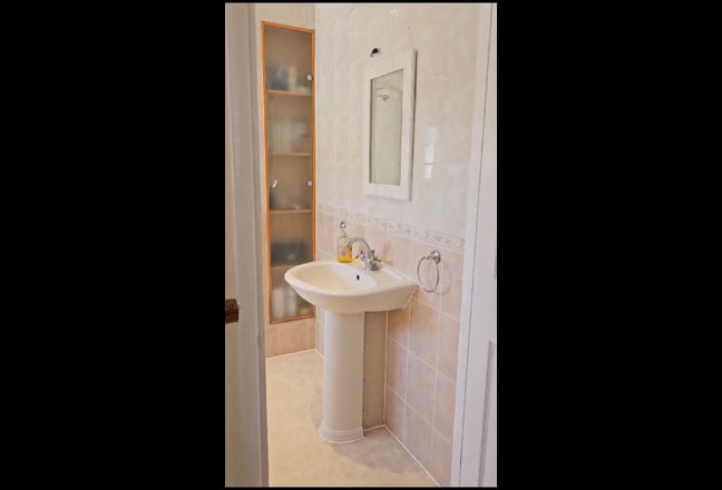 1 double and 1 single rooms  Main Photo