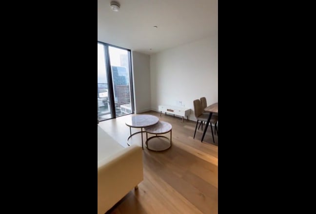 Luxury 2 Bed Flat in Harcourt Tower Move in ASAP! Main Photo
