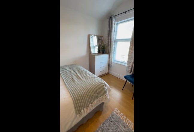 Sociable Graduate House Share Main Photo