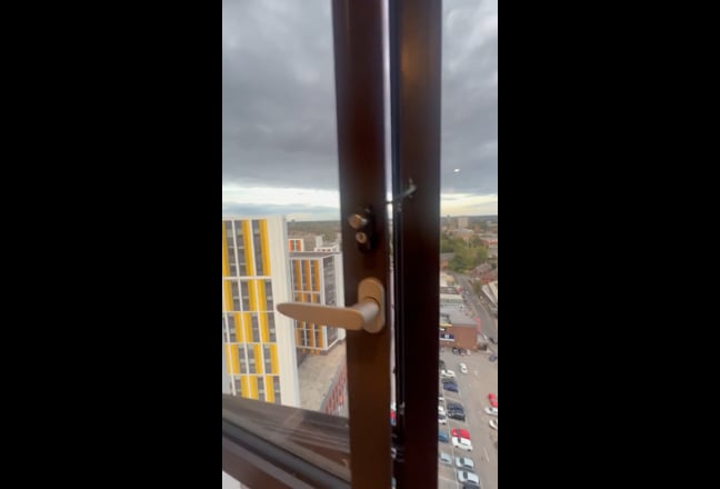 Best view top floor in city centre(All bills incl) Main Photo