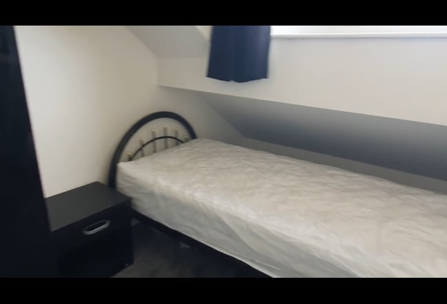 Large double en suite nr Hillsborough  Main Photo