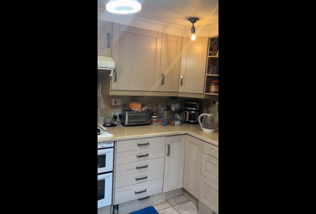 Single  Room  Available  for  Women  Preferably Main Photo