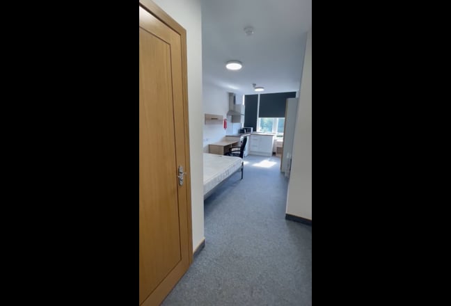 Studio all bills Inc-3 mins to UoL Main Photo