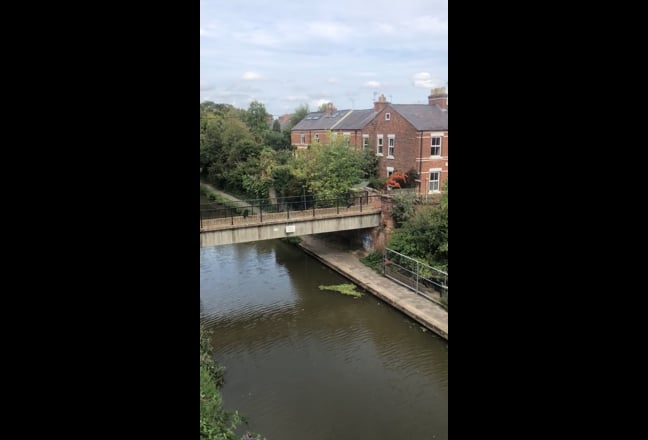 Top floor Apartment overlooking Chester canal  Main Photo