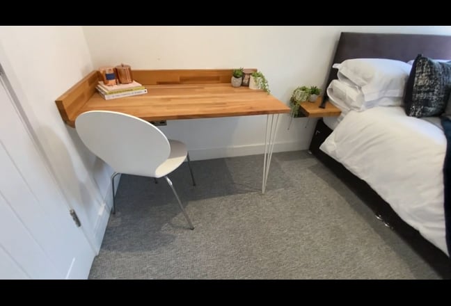 Video 1: Large double bedroom with en-suite available now