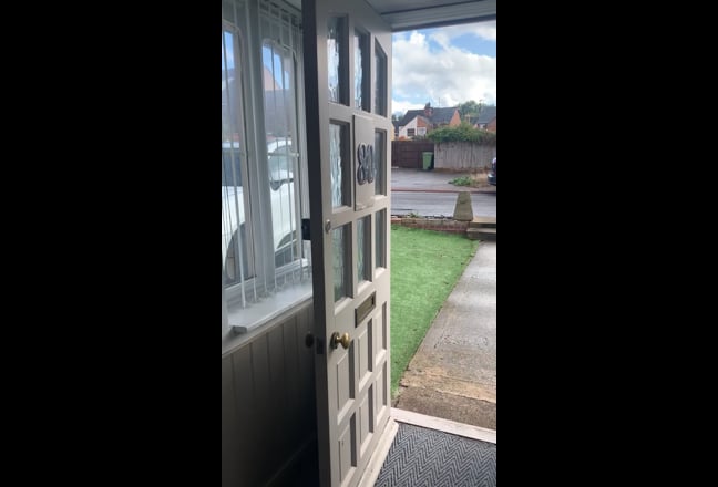  self contained en-suite studio all bills inc Main Photo