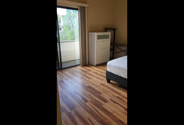 Bright room in a quiet Townhouse - Woodland Hills Main Photo