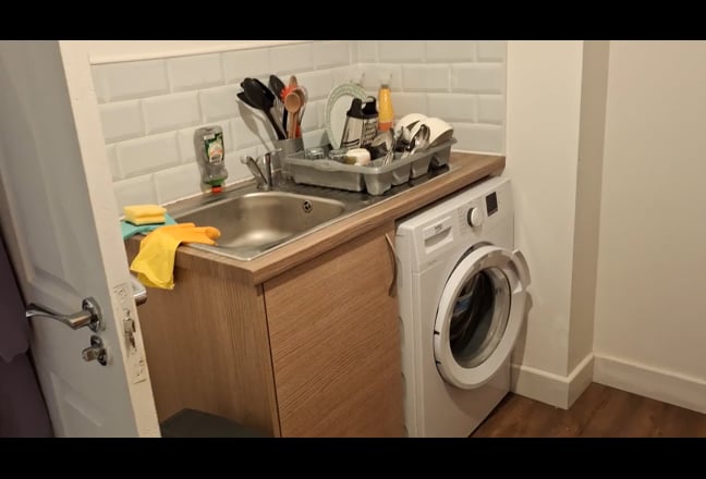 Ensuite/bedsit double room  near UoB and QEH Main Photo