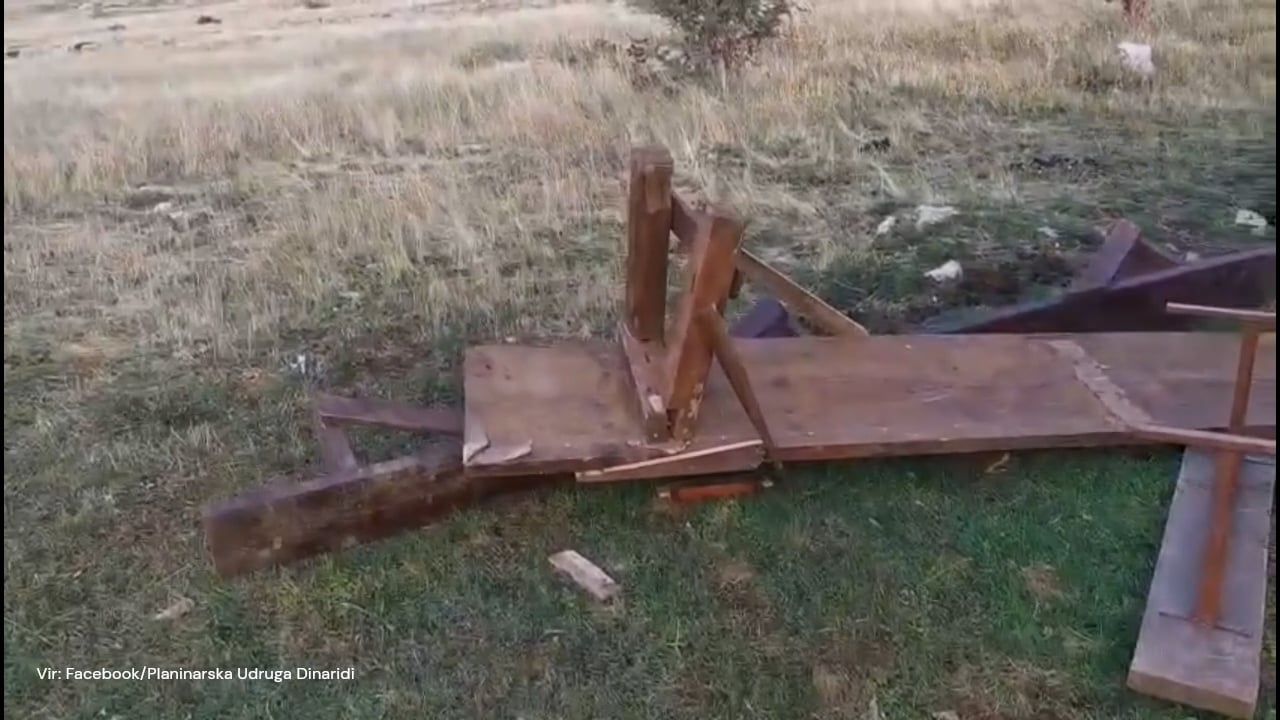 Planinci preživili grozljivo noč. Napadli so jih divji konji.