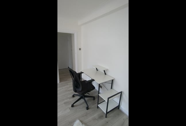 Studio Flat - All Bills Included - Great Location Main Photo