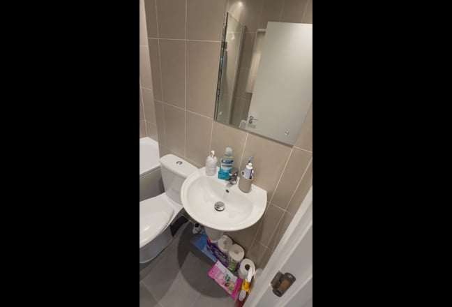 LGBTQ Household - need replacement flatmate  Main Photo