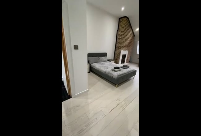Large open-plan studio flat in EC1 Clerkenwell Main Photo
