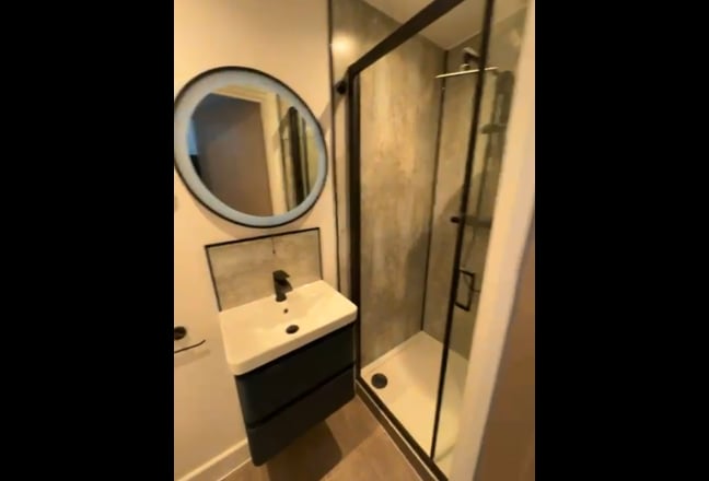  Refurbished Studio Flat - two weeks rent free! Main Photo