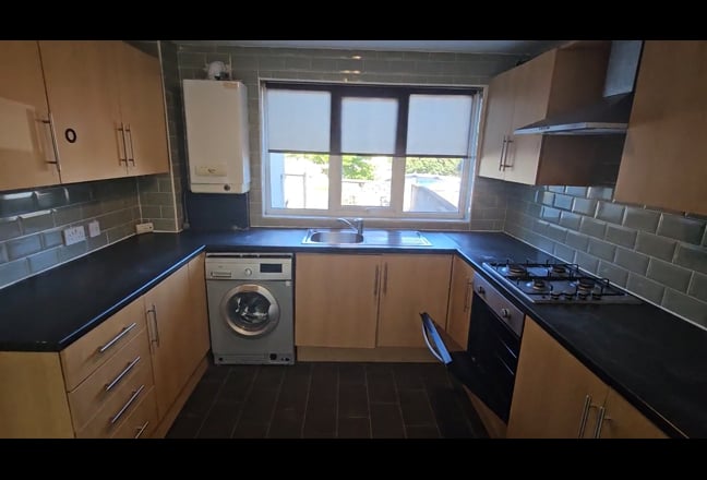 Ideal House Share Near Uni Campus & City Main Photo