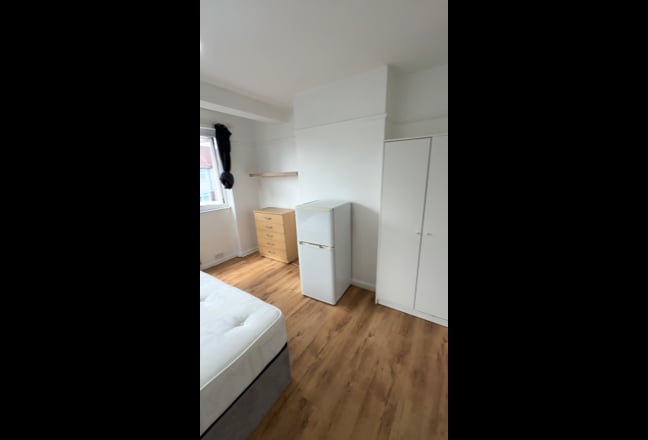 Massive Double Rooms in South! Main Photo