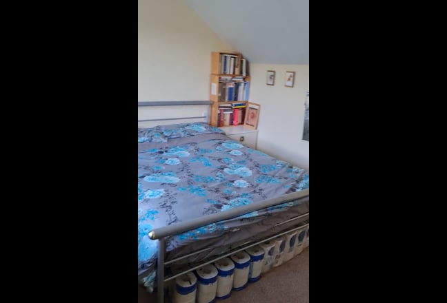 Video 1: Your own living room in flat (2)
