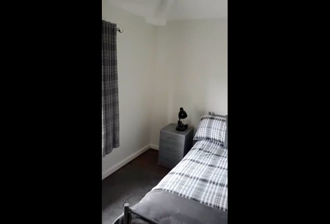 Double Room in Friendly Professional House Share  Main Photo