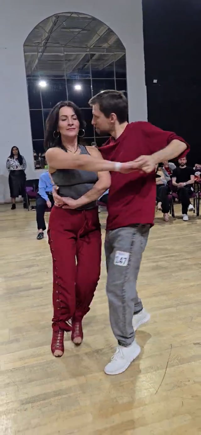 Александр Волчков и Мария Федотова. Бачата в Москве, студия Ивара