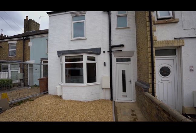 Stylish En-Suite Room – New Road, PE2 Main Photo