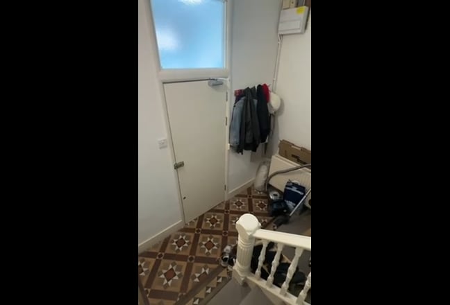Bright & Spacious Room in Stamford Hill Main Photo