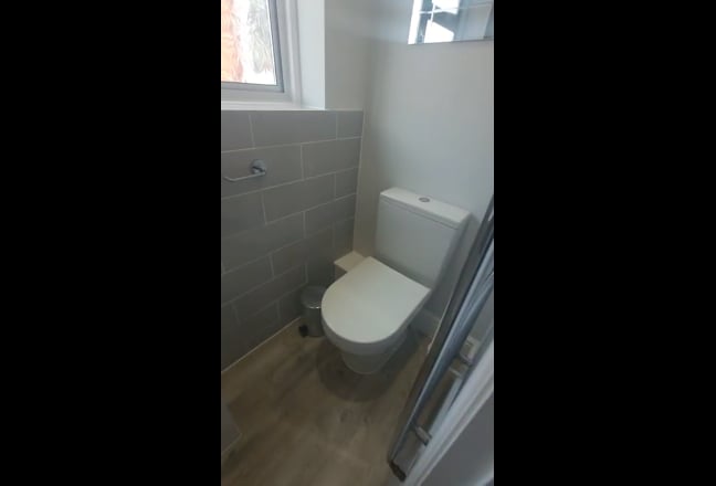 Amazing Affordable Ensuite close to Town centre. Main Photo