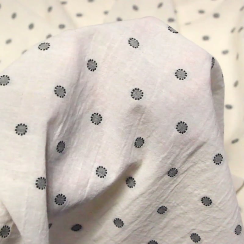Vidéo: Toile de coton brodée - Cercle pointillé noir