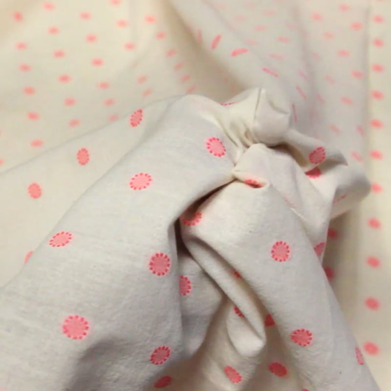 Vidéo: Toile de coton brodée - Cercle pointillé rose fluo